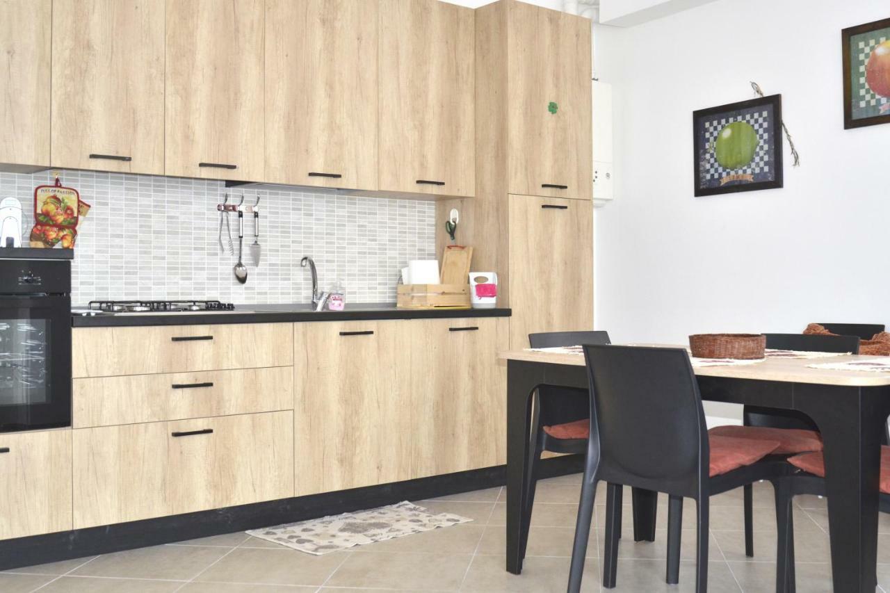 Lagoon Apartments 라찌제 외부 사진